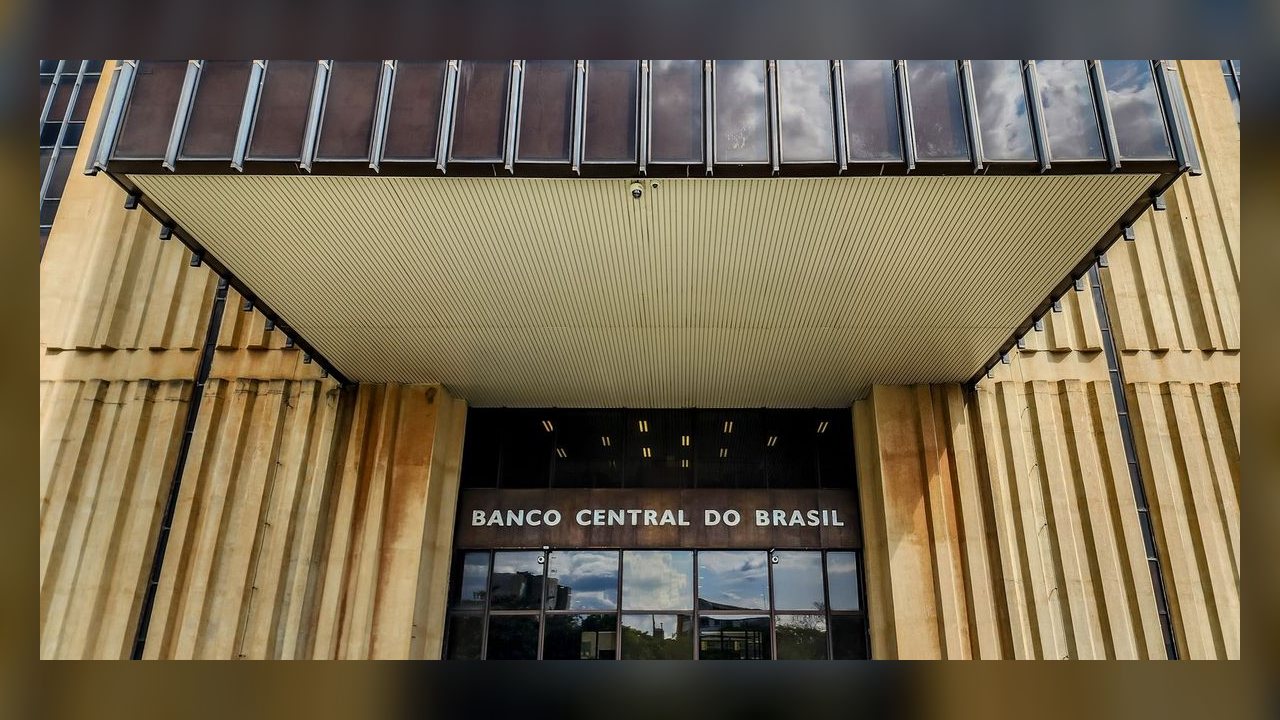 Banco Central corta projeção de crescimento do Brasil para 1,8% em 2026
