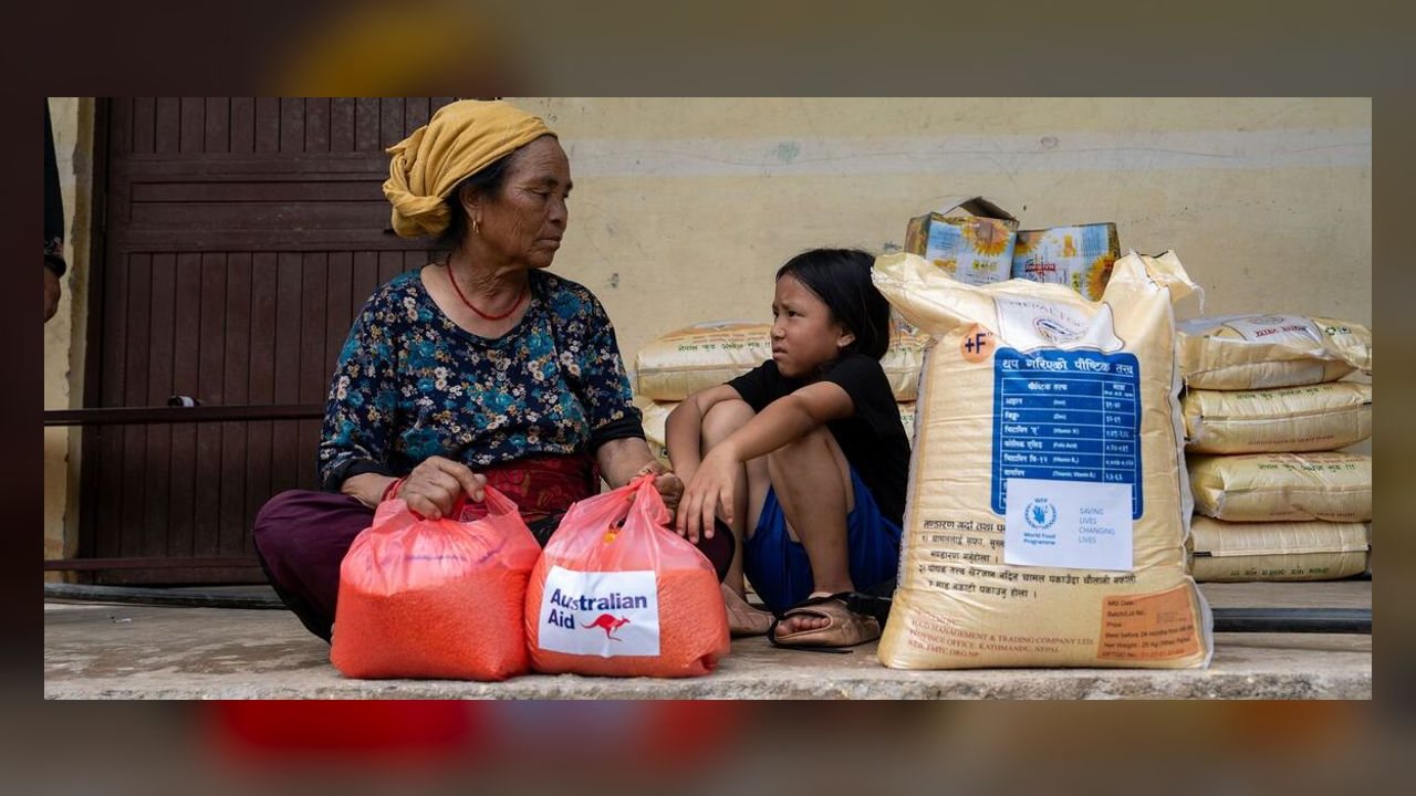 Nepal pede compensação financeira à ONU após enchentes que já mataram mais de 900 pessoas