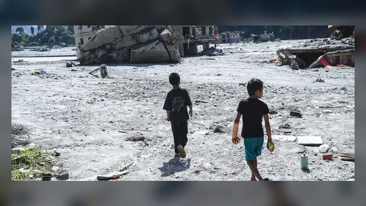 Unicef diz que 17 mil criancas do Nepal precisam de apoio psicologico apos enchentes fatais